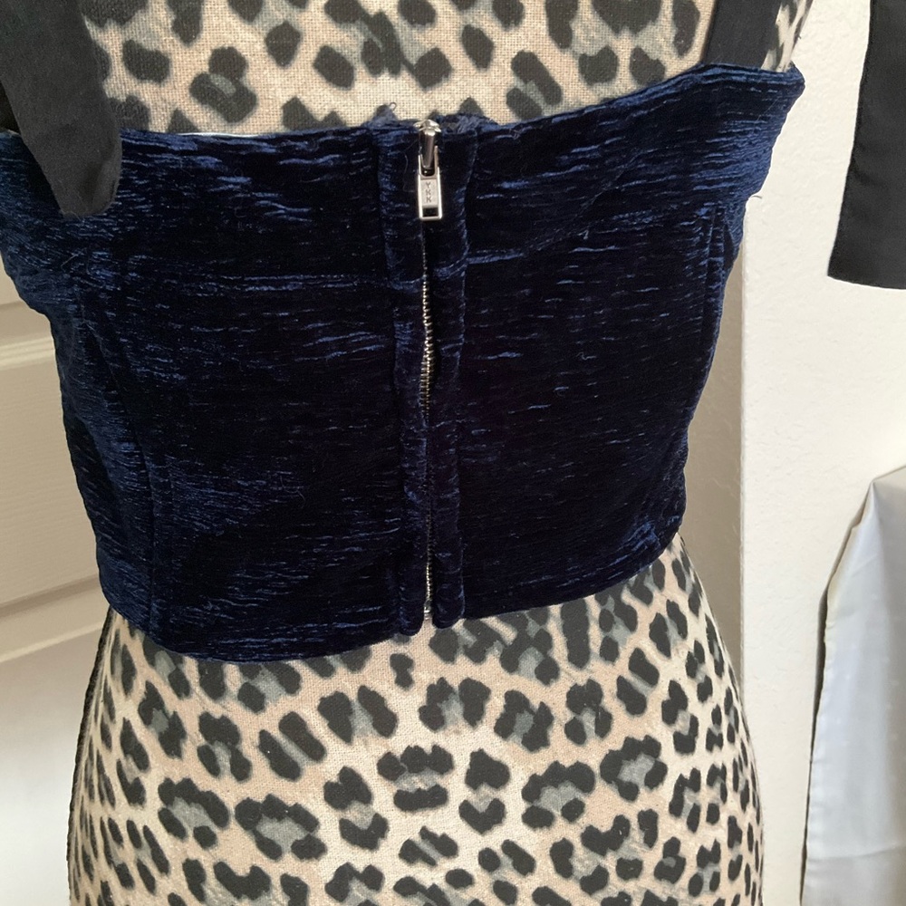 En Saison Navy Velvet Tank Top - Picture 2 of 12
